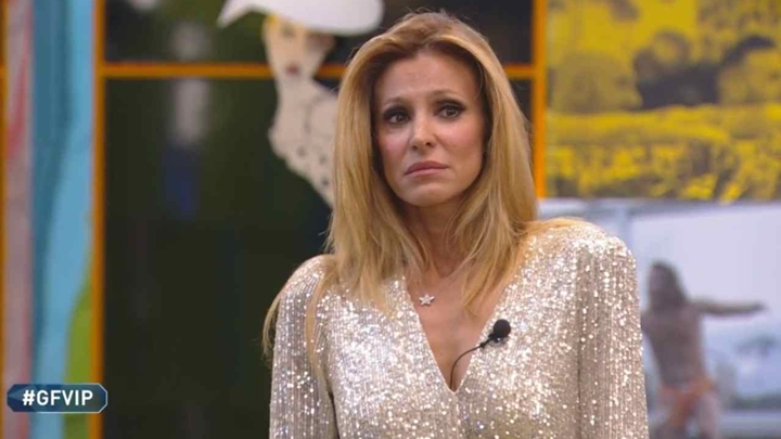 Adriana Volpe desistiu do Grande Fratello, versão italiana do Big Brother. (Foto: Reprodução)