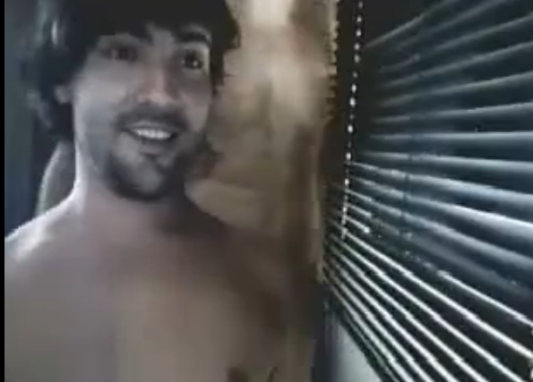 Em 2012, Sandro Pedroso e seu amigo, o ator Danilo Sacramento tiveram um vídeo íntimo vazado em 2012 (Imagem: divulgação)
